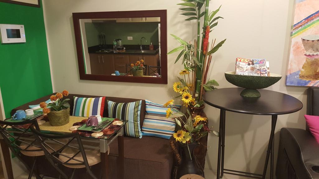 One Palm Tree Villas By Mary Manila Bagian luar foto